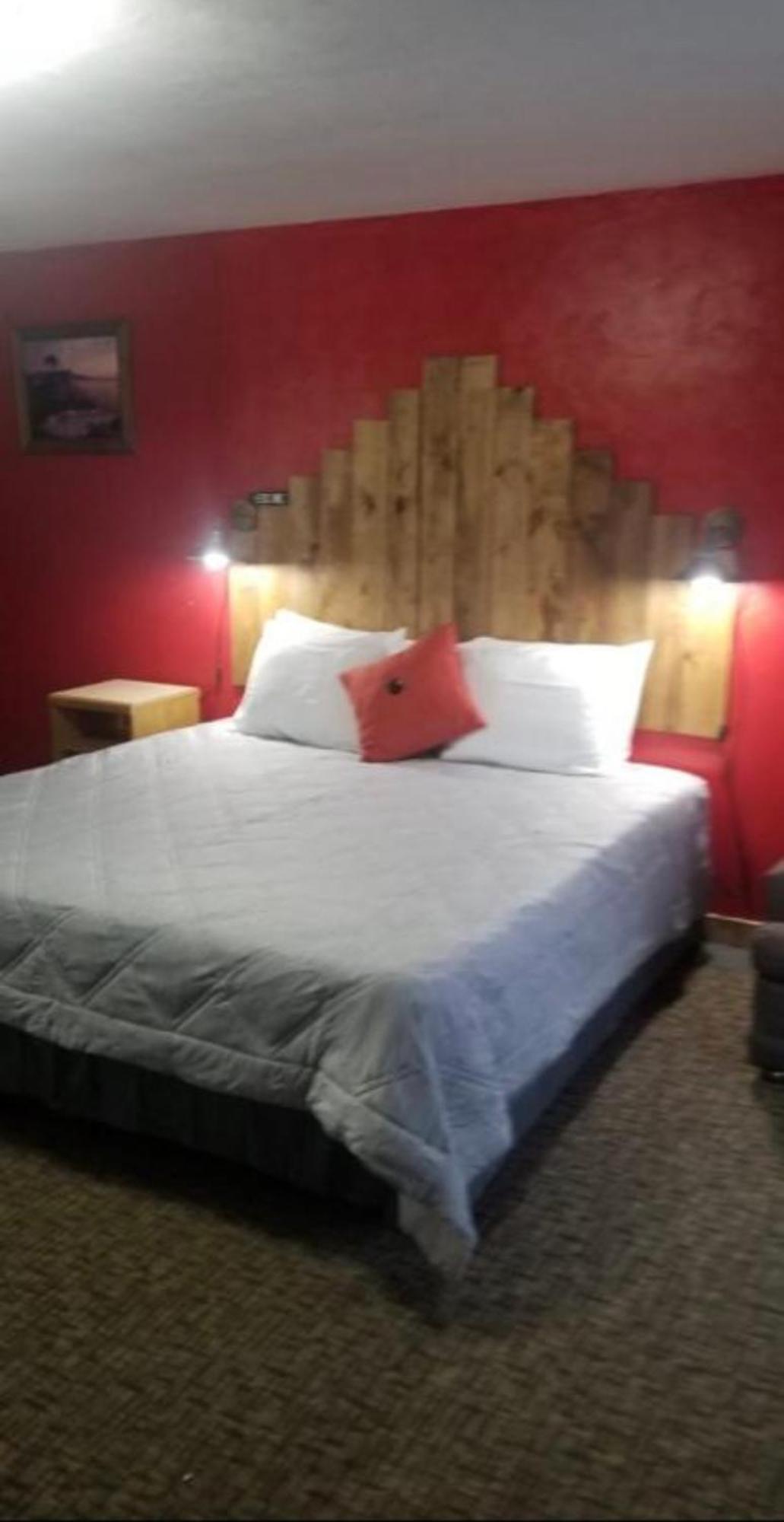 Tri-State Wood Inn Dickeyville Kültér fotó